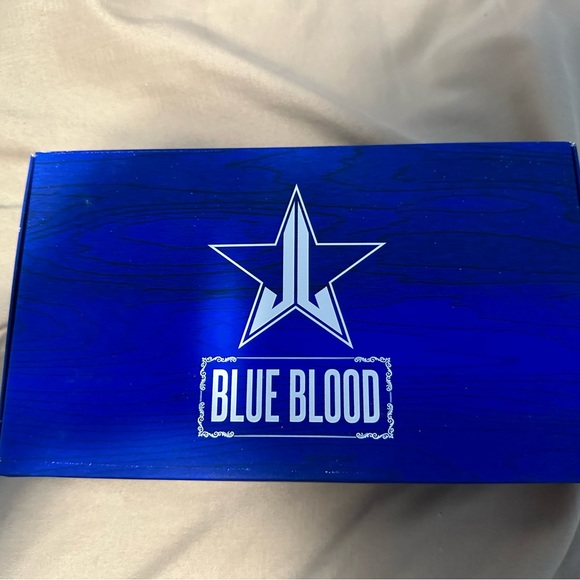 Jeffree Star Cosmetics Blue Blood Eyeshadow Palette - Picture 2 of 3